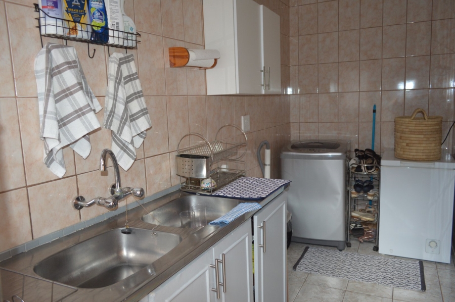 4 Bedroom Property for Sale in Flimieda North West